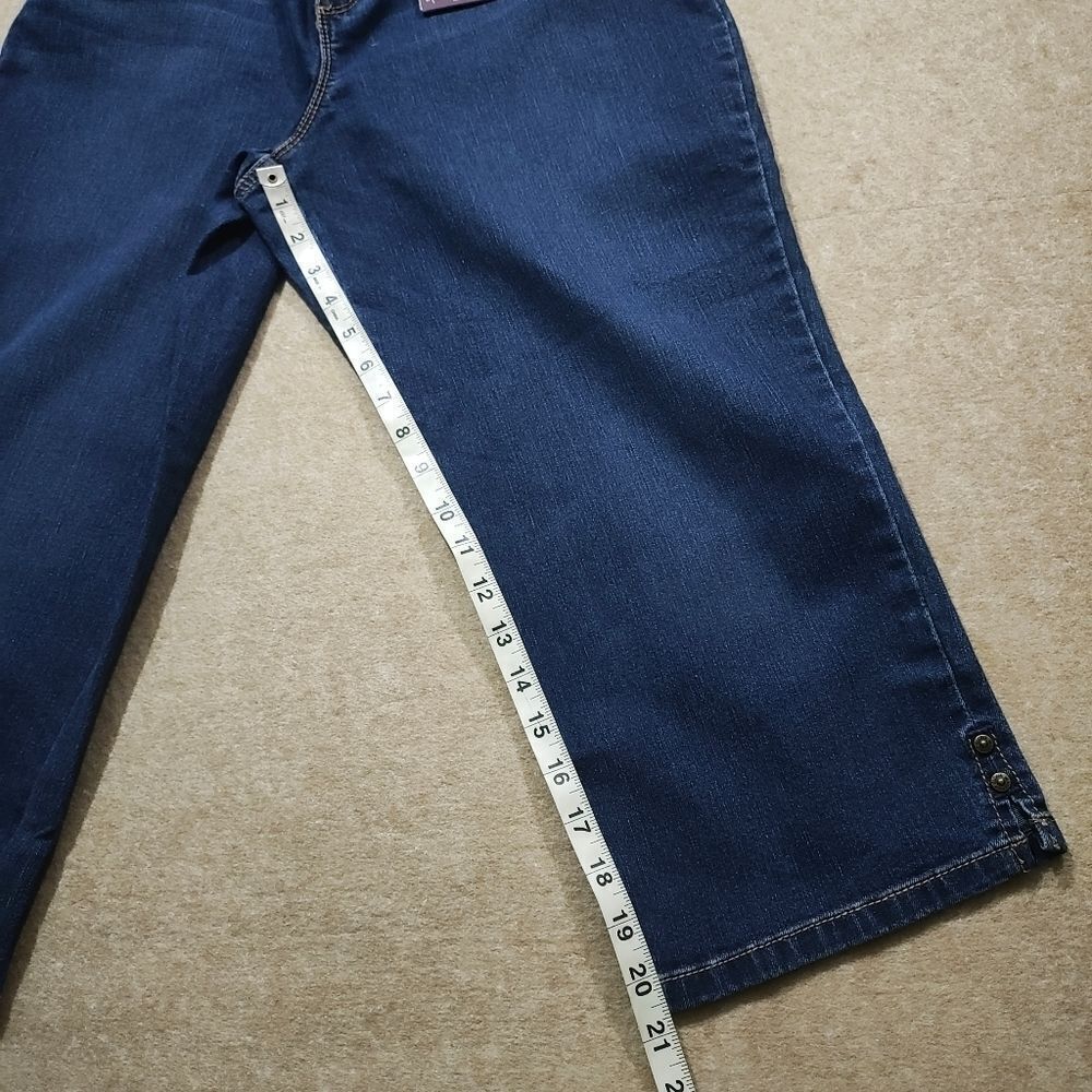 Gloria Vanderbilt Slimming Effect Capri Denim Blue Jean Pants #7 - Picture 5 of 10